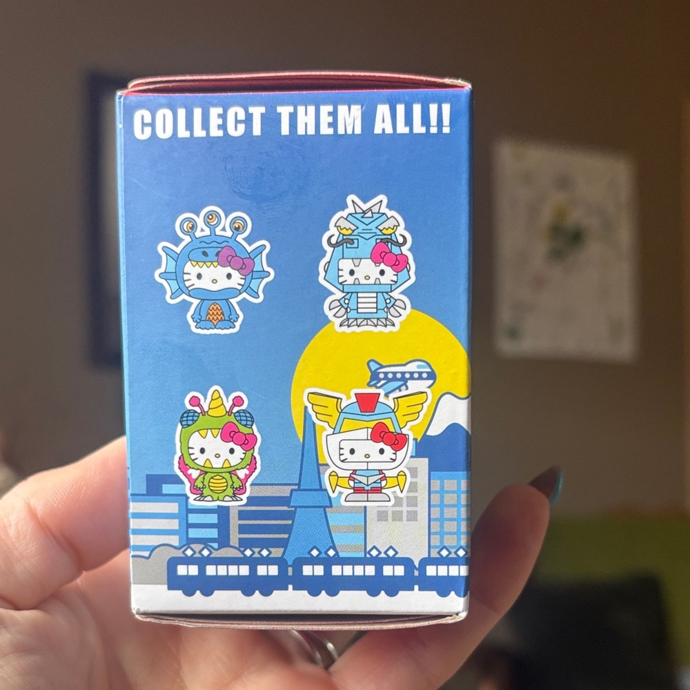 Kidrobot x Hello Kitty - Picture 2 of 8